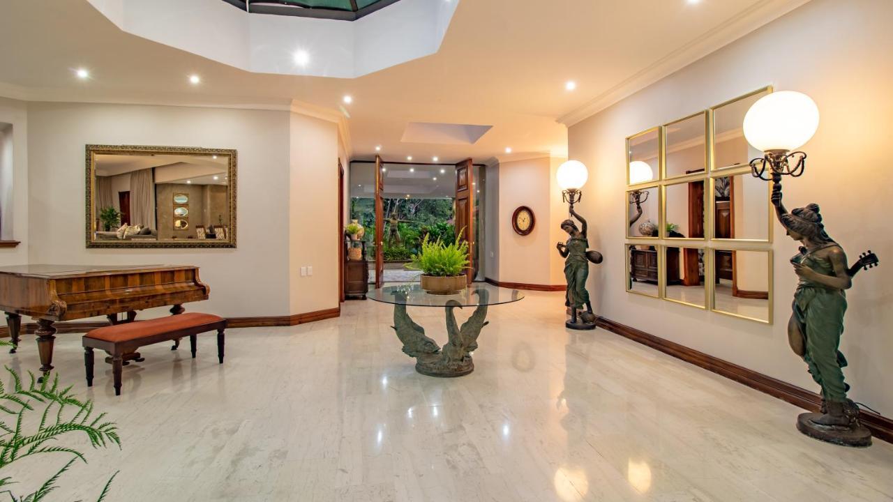Bed and Breakfast Christies At 32 On Russell Mbombela Екстер'єр фото