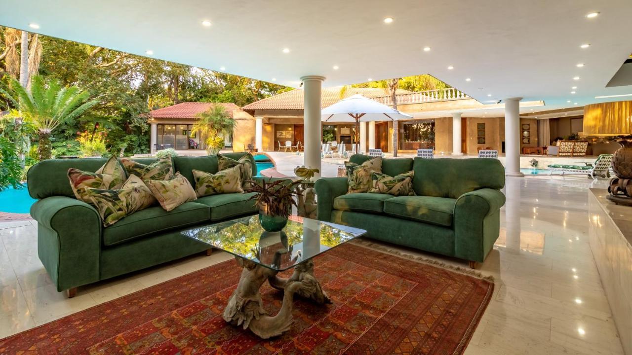 Bed and Breakfast Christies At 32 On Russell Mbombela Екстер'єр фото