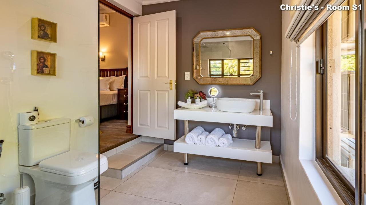 Bed and Breakfast Christies At 32 On Russell Mbombela Екстер'єр фото