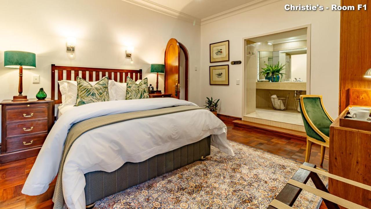 Bed and Breakfast Christies At 32 On Russell Mbombela Екстер'єр фото