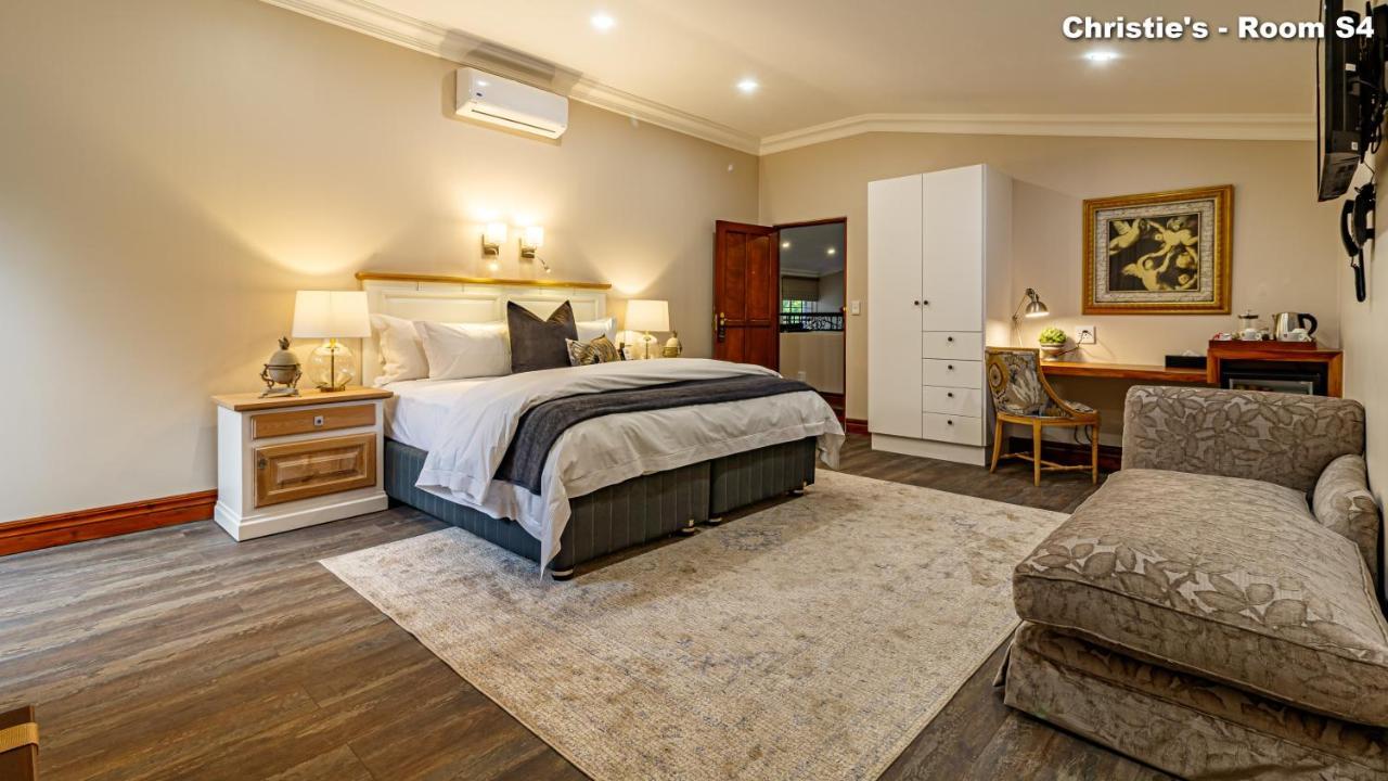 Bed and Breakfast Christies At 32 On Russell Mbombela Екстер'єр фото