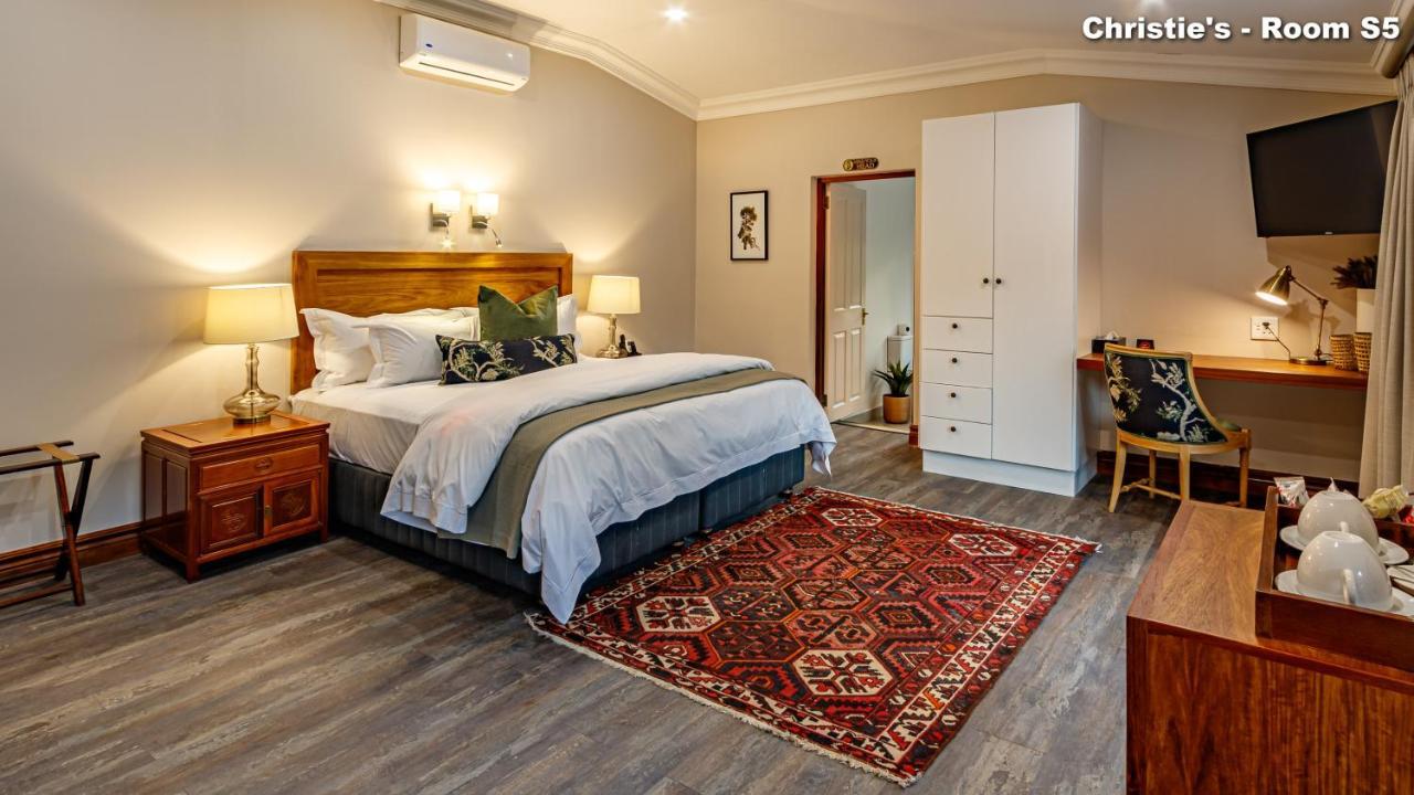 Bed and Breakfast Christies At 32 On Russell Mbombela Екстер'єр фото