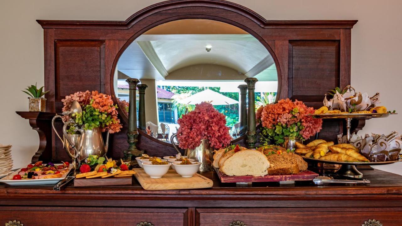 Bed and Breakfast Christies At 32 On Russell Mbombela Екстер'єр фото