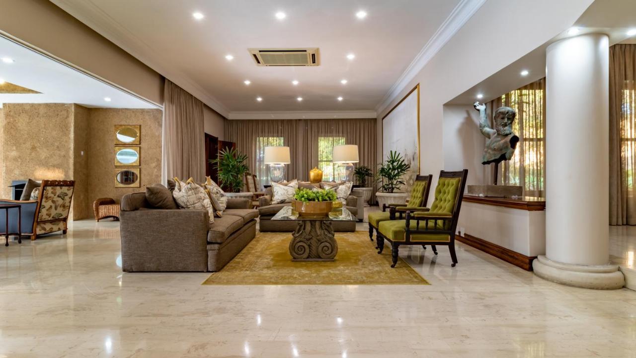 Bed and Breakfast Christies At 32 On Russell Mbombela Екстер'єр фото