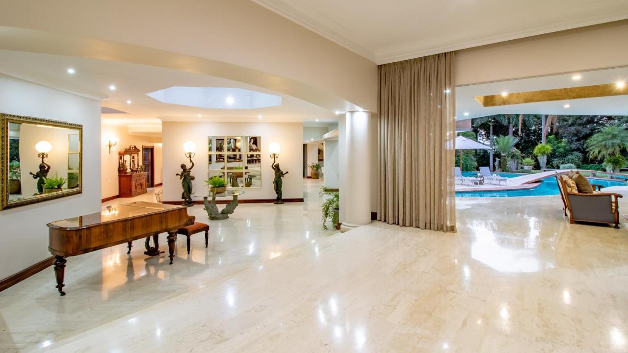 Bed and Breakfast Christies At 32 On Russell Mbombela Екстер'єр фото