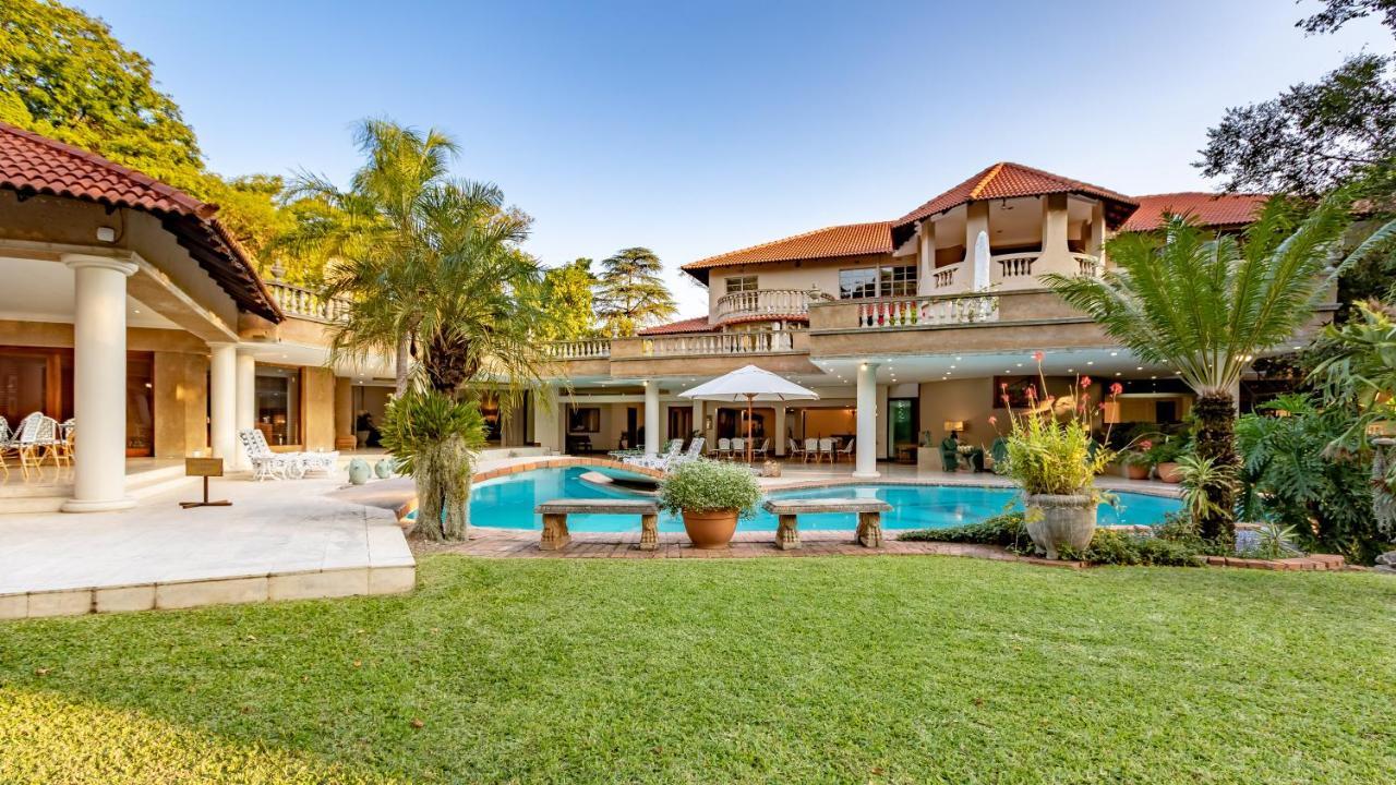 Bed and Breakfast Christies At 32 On Russell Mbombela Екстер'єр фото