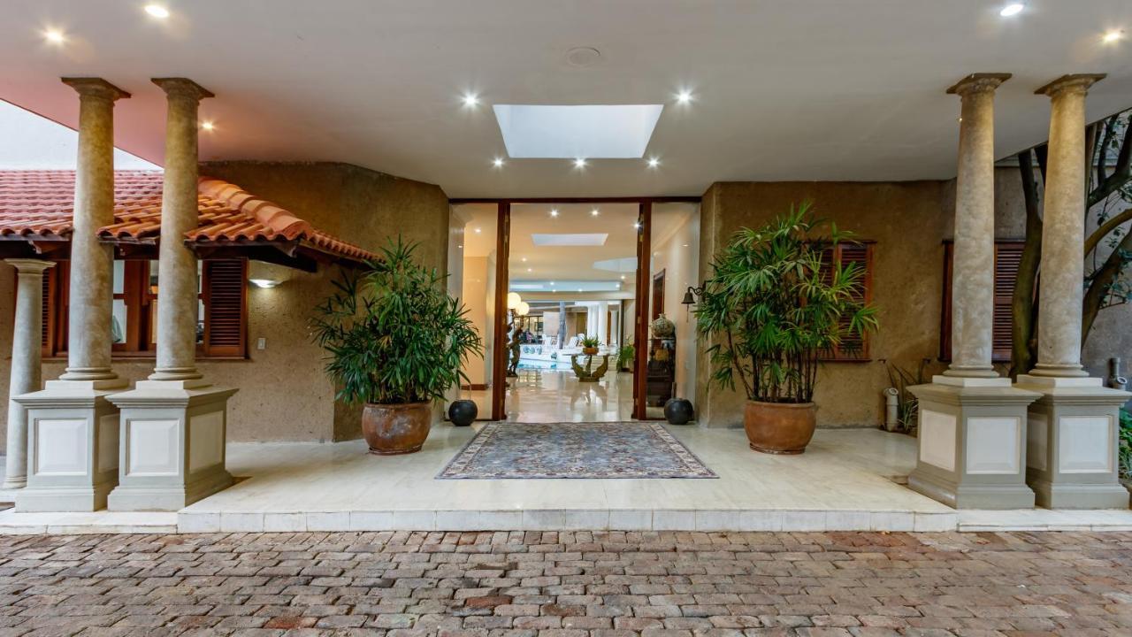 Bed and Breakfast Christies At 32 On Russell Mbombela Екстер'єр фото
