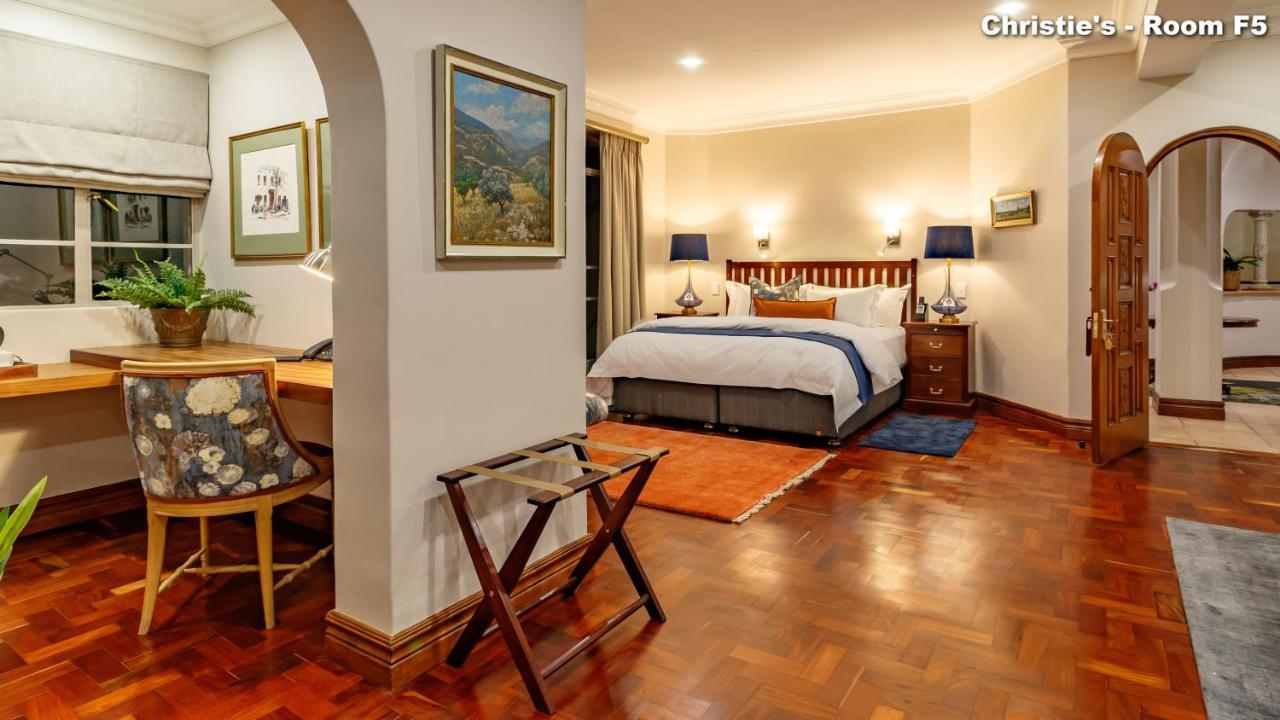 Bed and Breakfast Christies At 32 On Russell Mbombela Екстер'єр фото