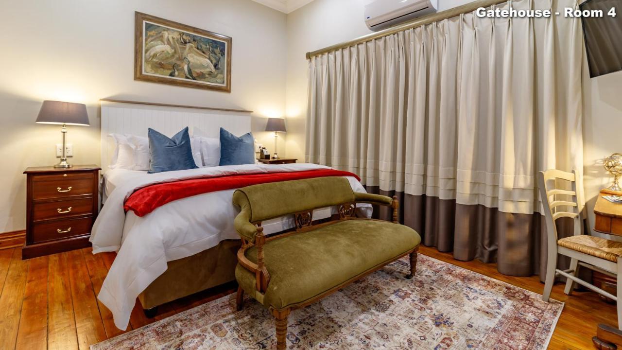 Bed and Breakfast Christies At 32 On Russell Mbombela Екстер'єр фото
