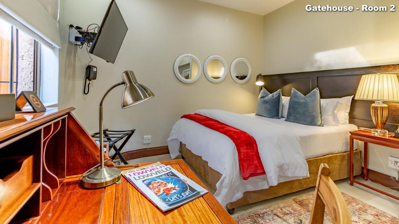 Bed and Breakfast Christies At 32 On Russell Mbombela Екстер'єр фото