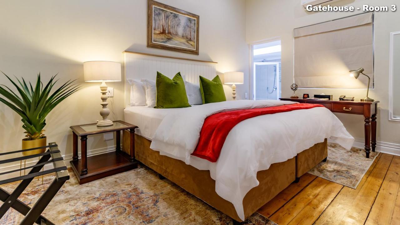 Bed and Breakfast Christies At 32 On Russell Mbombela Екстер'єр фото