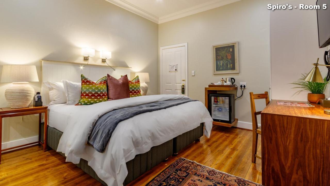 Bed and Breakfast Christies At 32 On Russell Mbombela Екстер'єр фото